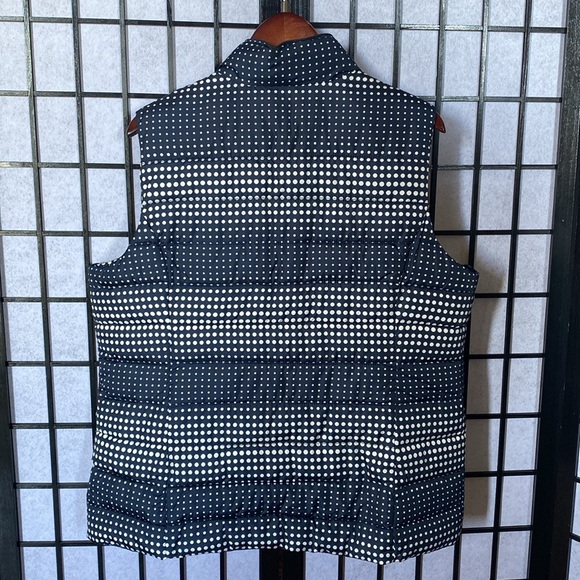 Tommy Hilfiger Puffy Vest - Picture 5 of 6
